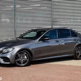 Mercedes-Benz Klasa E  169 900 PLN Do negocjacji  2019  178 889 km  Diesel  Sedan