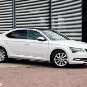 Skoda Superb 2.0TDI 150 Navi Alu Xenon Alu Kamery Blind Spot Tempomat M