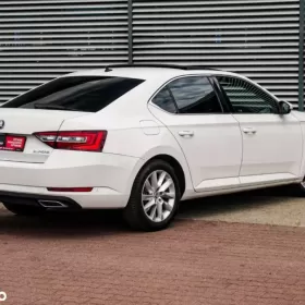 Skoda Superb 2.0TDI 150 Navi Alu Xenon Alu Kamery Blind Spot Tempomat M