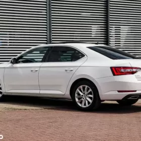 Skoda Superb 2.0TDI 150 Navi Alu Xenon Alu Kamery Blind Spot Tempomat M