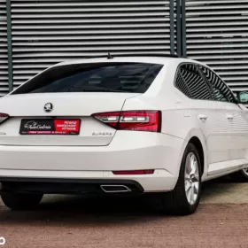 Skoda Superb 2.0TDI 150 Navi Alu Xenon Alu Kamery Blind Spot Tempomat M