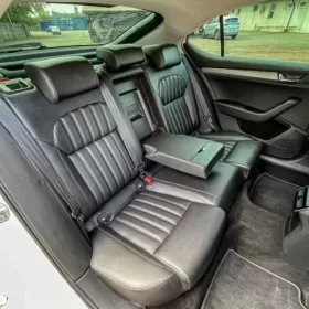 Skoda Superb 2.0TDI 150 Navi Alu Xenon Alu Kamery Blind Spot Tempomat M