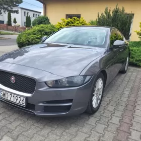 JAGUAR XE 2,0D 163KM 2016r Skóra, grzana kierownica - 84 000zł