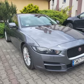 JAGUAR XE 2,0D 163KM 2016r Skóra, grzana kierownica - 84 000zł