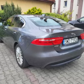 JAGUAR XE 2,0D 163KM 2016r Skóra, grzana kierownica - 84 000zł