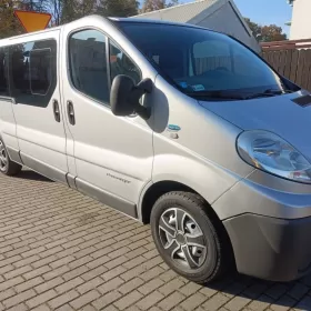 Renault Trafic Long 9 miejsc Hak Kamera cofania navi 2010 r FV 23%