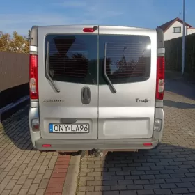 Renault Trafic Long 9 miejsc Hak Kamera cofania navi 2010 r FV 23%