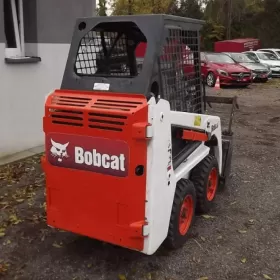 na równych kołach Bobcat 463