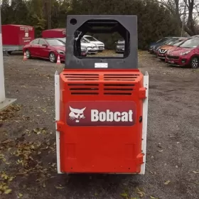 na równych kołach Bobcat 463