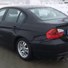 BMW 3 sedan 320i 150KM 2005r zarejestrowany